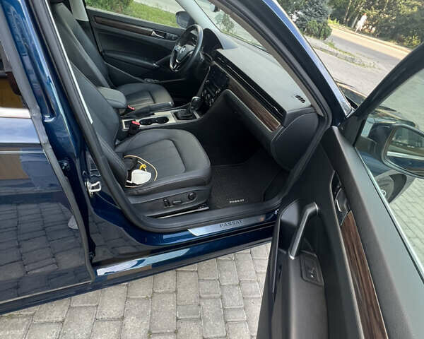 Синій Фольксваген Пассат, об'ємом двигуна 1.98 л та пробігом 62 тис. км за 22800 $, фото 13 на Automoto.ua