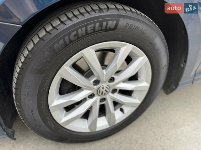 Синий Фольксваген Пассат, объемом двигателя 2 л и пробегом 249 тыс. км за 23300 $, фото 81 на Automoto.ua