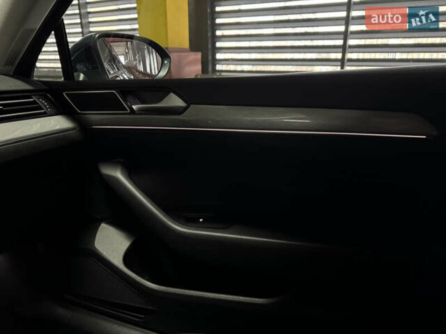 Синий Фольксваген Пассат, объемом двигателя 2 л и пробегом 249 тыс. км за 23300 $, фото 72 на Automoto.ua