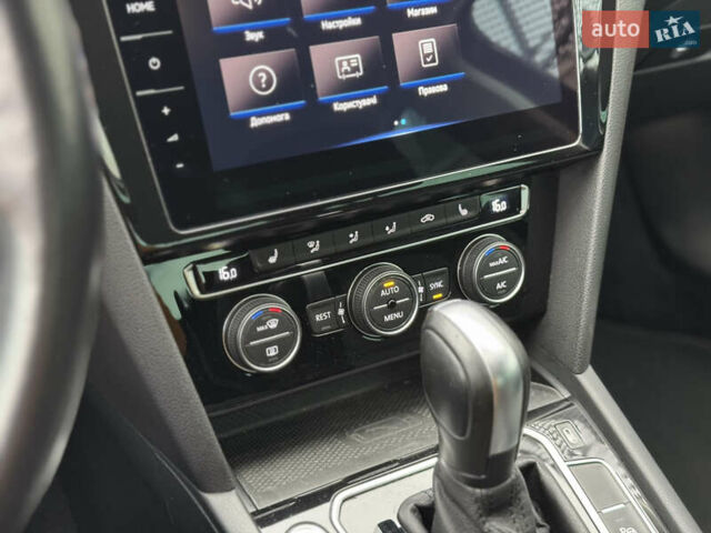 Синий Фольксваген Пассат, объемом двигателя 2 л и пробегом 249 тыс. км за 23300 $, фото 62 на Automoto.ua