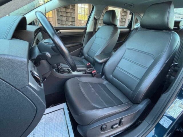 Синий Фольксваген Пассат, объемом двигателя 2 л и пробегом 39 тыс. км за 10400 $, фото 7 на Automoto.ua