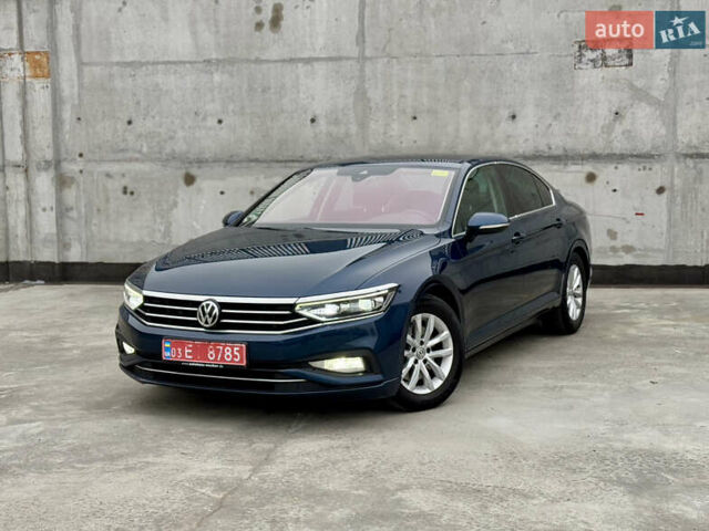 Синий Фольксваген Пассат, объемом двигателя 2 л и пробегом 249 тыс. км за 23300 $, фото 2 на Automoto.ua