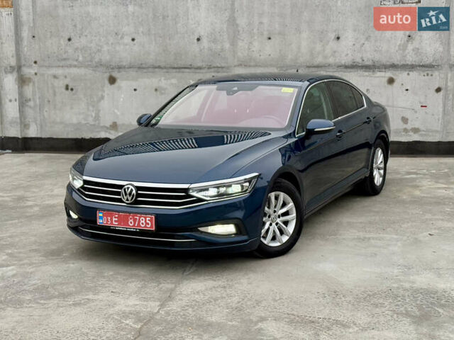 Синий Фольксваген Пассат, объемом двигателя 2 л и пробегом 249 тыс. км за 23300 $, фото 1 на Automoto.ua