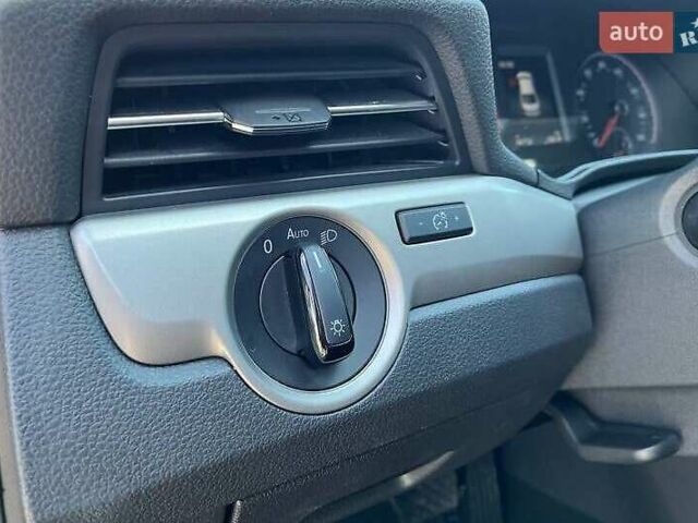 Фольксваген Пассат 2021 в Львове на Automoto.ua Синий Фольксваген Пассат, объемом двигателя 1.98 л и пробегом 37 тыс. км за 25000 $, фото 27 на Automoto.ua