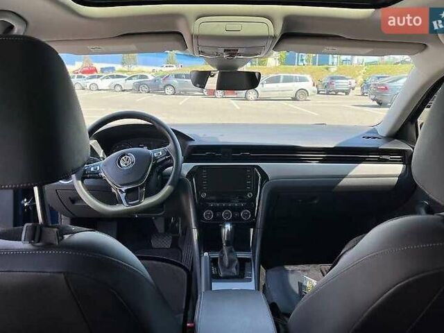 Фольксваген Пассат 2021 в Львове на Automoto.ua Синий Фольксваген Пассат, объемом двигателя 1.98 л и пробегом 37 тыс. км за 25000 $, фото 20 на Automoto.ua