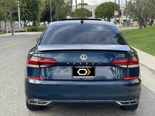 Фольксваген Пассат 2021 в Львове на Automoto.ua Синий Фольксваген Пассат, объемом двигателя 2 л и пробегом 66 тыс. км за 4500 $, фото 5 на Automoto.ua
