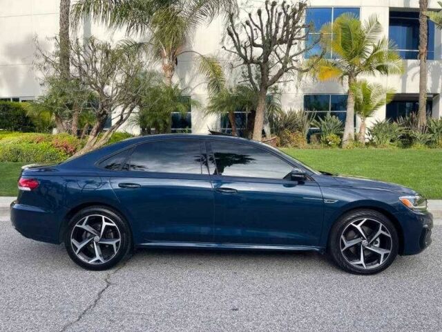 Фольксваген Пассат 2021 в Львове на Automoto.ua Синий Фольксваген Пассат, объемом двигателя 2 л и пробегом 66 тыс. км за 4500 $, фото 3 на Automoto.ua