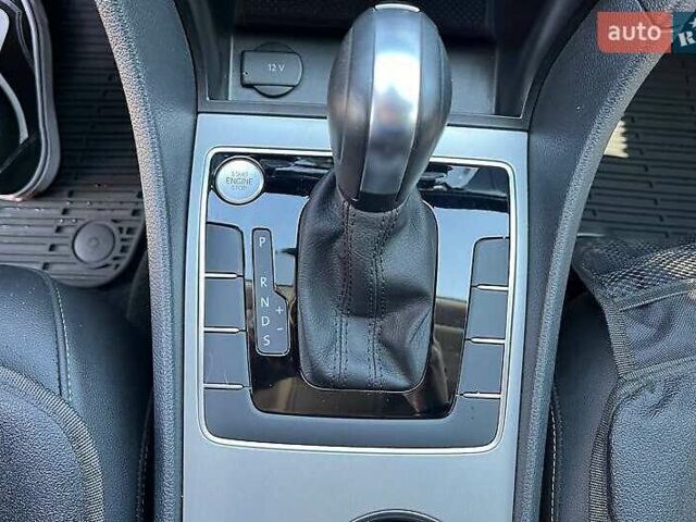 Фольксваген Пассат 2021 в Львове на Automoto.ua Синий Фольксваген Пассат, объемом двигателя 1.98 л и пробегом 37 тыс. км за 25000 $, фото 28 на Automoto.ua