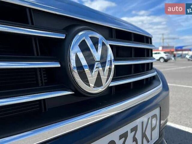 Фольксваген Пассат 2021 в Львове на Automoto.ua Синий Фольксваген Пассат, объемом двигателя 1.98 л и пробегом 37 тыс. км за 25000 $, фото 9 на Automoto.ua