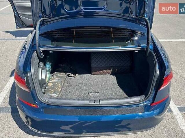 Фольксваген Пассат 2021 в Львове на Automoto.ua Синий Фольксваген Пассат, объемом двигателя 1.98 л и пробегом 37 тыс. км за 25000 $, фото 32 на Automoto.ua