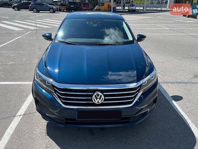 Фольксваген Пассат 2021 в Львове на Automoto.ua Синий Фольксваген Пассат, объемом двигателя 1.98 л и пробегом 37 тыс. км за 25000 $, фото 2 на Automoto.ua