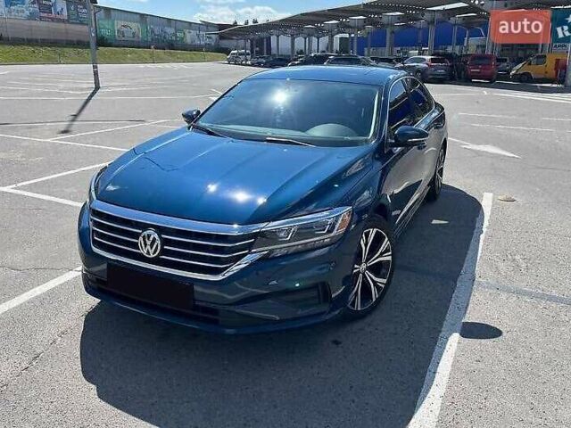 Фольксваген Пассат 2021 в Львове на Automoto.ua Синий Фольксваген Пассат, объемом двигателя 1.98 л и пробегом 37 тыс. км за 25000 $, фото 1 на Automoto.ua