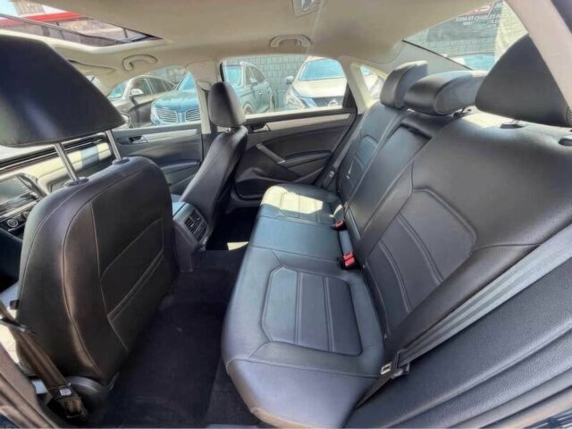 Синий Фольксваген Пассат, объемом двигателя 2 л и пробегом 30 тыс. км за 13800 $, фото 8 на Automoto.ua