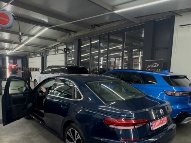 Синий Фольксваген Пассат, объемом двигателя 2 л и пробегом 140 тыс. км за 18100 $, фото 2 на Automoto.ua