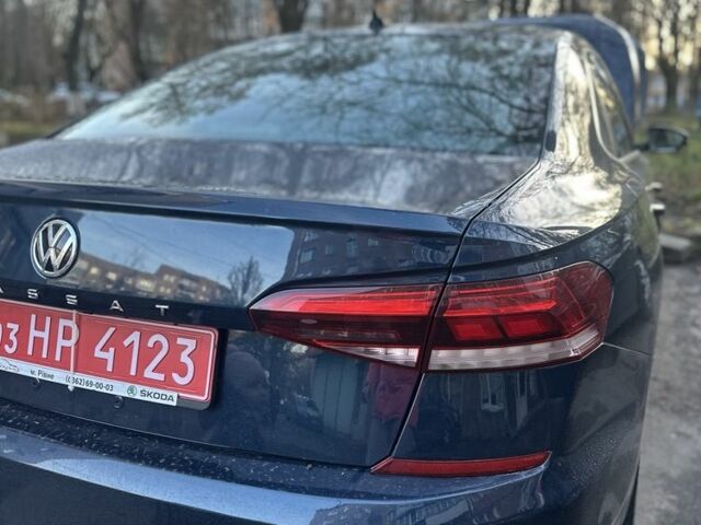 Синий Фольксваген Пассат, объемом двигателя 2 л и пробегом 140 тыс. км за 18100 $, фото 5 на Automoto.ua