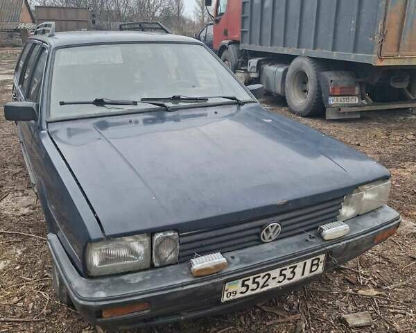 Синій Фольксваген Пассат, об'ємом двигуна 1.6 л та пробігом 160 тис. км за 800 $, фото 8 на Automoto.ua