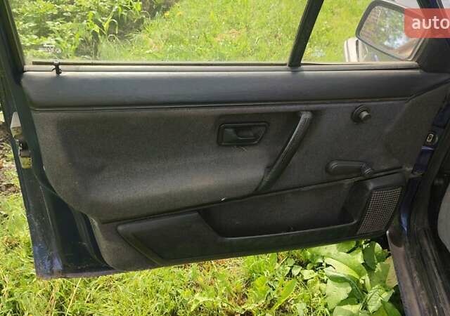 Синий Фольксваген Пассат, объемом двигателя 2 л и пробегом 231 тыс. км за 2100 $, фото 14 на Automoto.ua