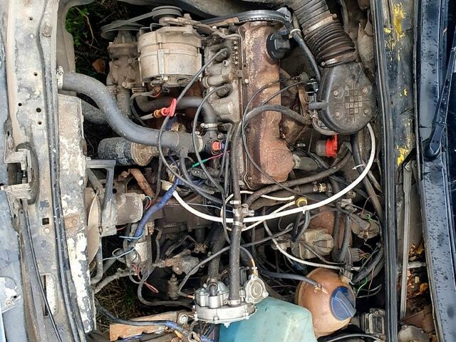 Синий Фольксваген Пассат, объемом двигателя 1.8 л и пробегом 300 тыс. км за 1150 $, фото 10 на Automoto.ua