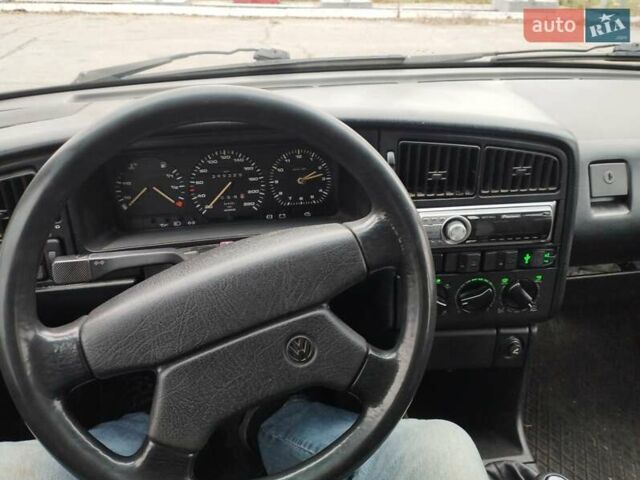 Синий Фольксваген Пассат, объемом двигателя 1.8 л и пробегом 350 тыс. км за 3500 $, фото 10 на Automoto.ua