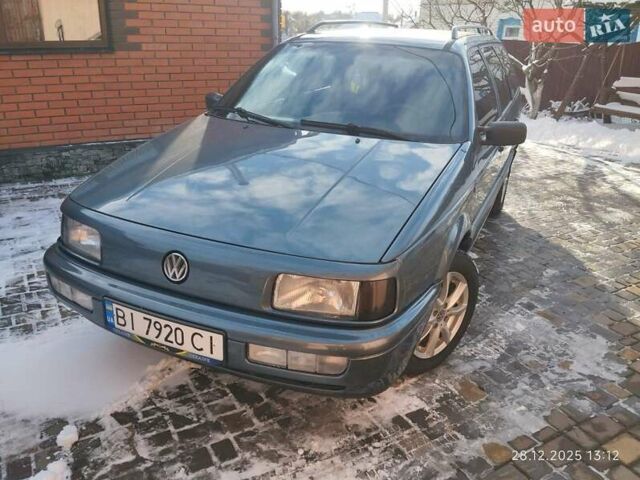 Синий Фольксваген Пассат, объемом двигателя 1.6 л и пробегом 277 тыс. км за 2500 $, фото 7 на Automoto.ua