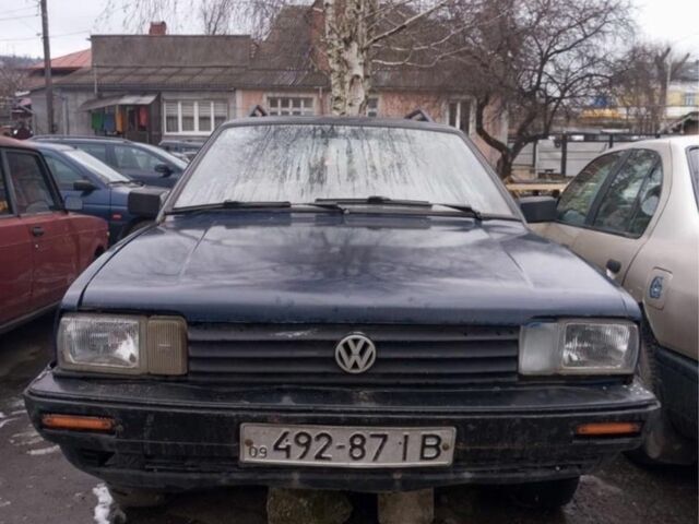 Синій Фольксваген Пассат, об'ємом двигуна 1.6 л та пробігом 300 тис. км за 400 $, фото 4 на Automoto.ua