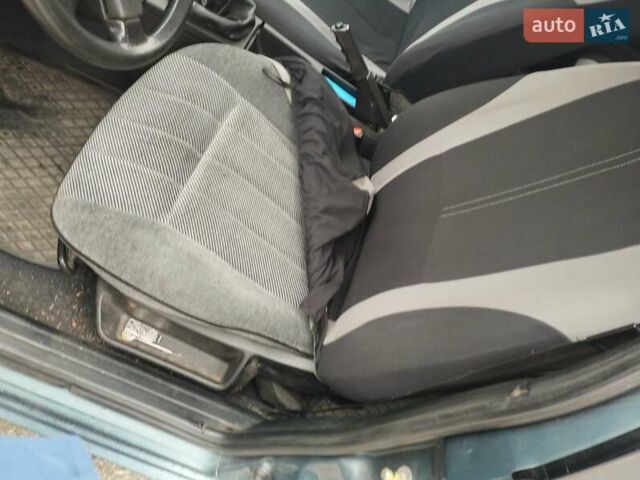 Синий Фольксваген Пассат, объемом двигателя 1.8 л и пробегом 350 тыс. км за 3500 $, фото 13 на Automoto.ua