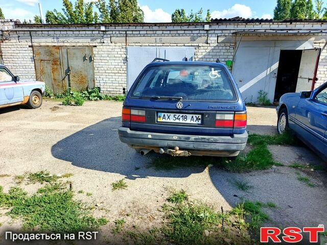 Синий Фольксваген Пассат, объемом двигателя 1.8 л и пробегом 0 тыс. км за 1500 $, фото 2 на Automoto.ua