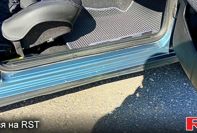 Синий Фольксваген Пассат, объемом двигателя 1.6 л и пробегом 340 тыс. км за 2200 $, фото 9 на Automoto.ua