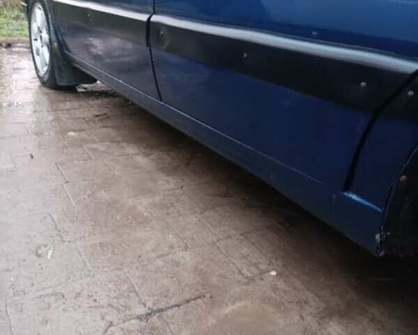 Синий Фольксваген Пассат, объемом двигателя 1.8 л и пробегом 420 тыс. км за 1500 $, фото 2 на Automoto.ua