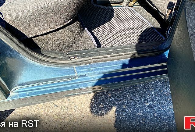 Синий Фольксваген Пассат, объемом двигателя 1.6 л и пробегом 340 тыс. км за 2200 $, фото 8 на Automoto.ua