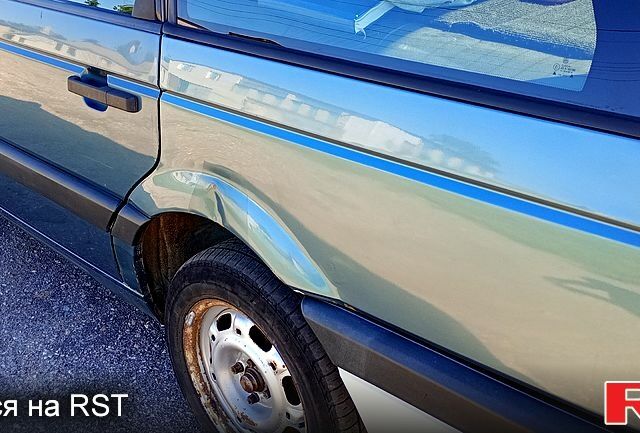 Синий Фольксваген Пассат, объемом двигателя 1.6 л и пробегом 340 тыс. км за 2200 $, фото 6 на Automoto.ua