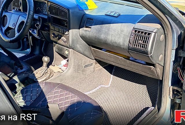 Синий Фольксваген Пассат, объемом двигателя 1.6 л и пробегом 340 тыс. км за 2200 $, фото 10 на Automoto.ua