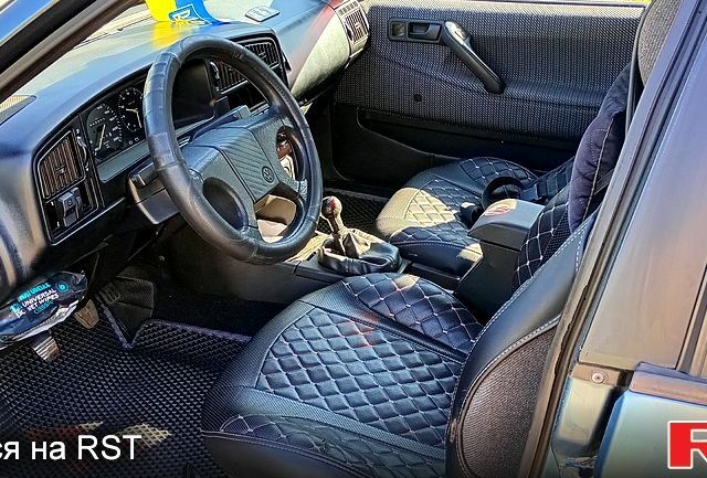 Синий Фольксваген Пассат, объемом двигателя 1.6 л и пробегом 340 тыс. км за 2200 $, фото 4 на Automoto.ua