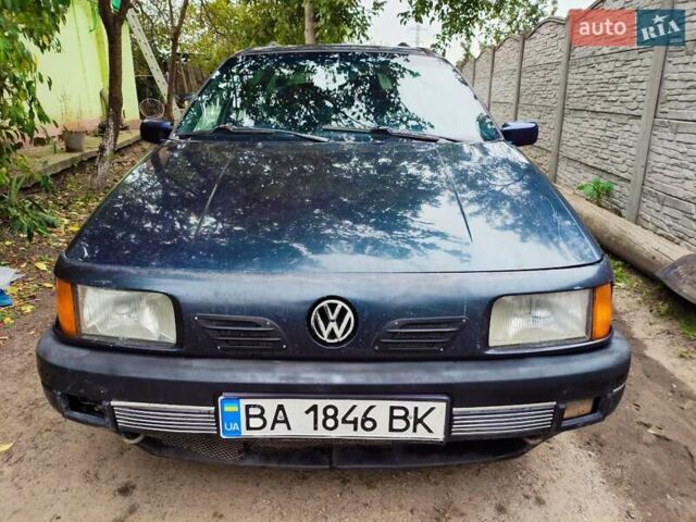 Синий Фольксваген Пассат, объемом двигателя 2 л и пробегом 347 тыс. км за 1500 $, фото 1 на Automoto.ua