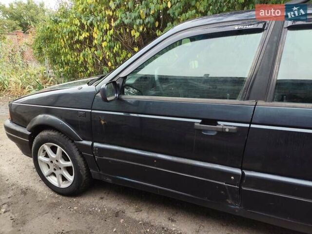 Синий Фольксваген Пассат, объемом двигателя 2 л и пробегом 347 тыс. км за 1500 $, фото 9 на Automoto.ua