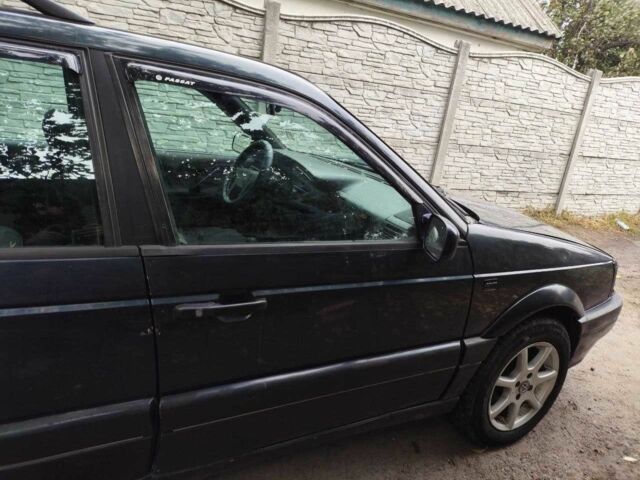 Синий Фольксваген Пассат, объемом двигателя 2 л и пробегом 347 тыс. км за 1500 $, фото 9 на Automoto.ua