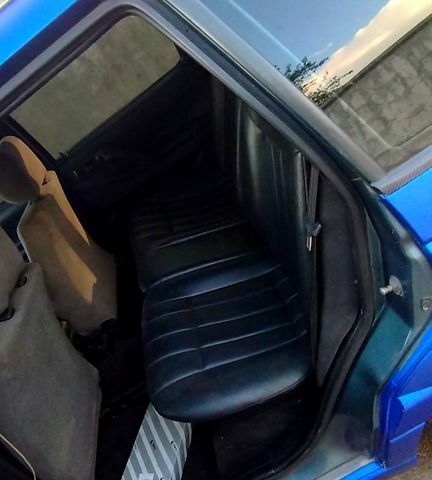 Синий Фольксваген Пассат, объемом двигателя 1.8 л и пробегом 309 тыс. км за 2500 $, фото 8 на Automoto.ua