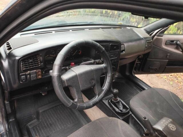 Синий Фольксваген Пассат, объемом двигателя 2 л и пробегом 347 тыс. км за 1500 $, фото 23 на Automoto.ua