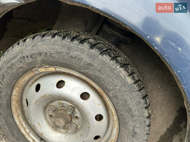 Синій Фольксваген Пассат, об'ємом двигуна 1.6 л та пробігом 444 тис. км за 1300 $, фото 9 на Automoto.ua