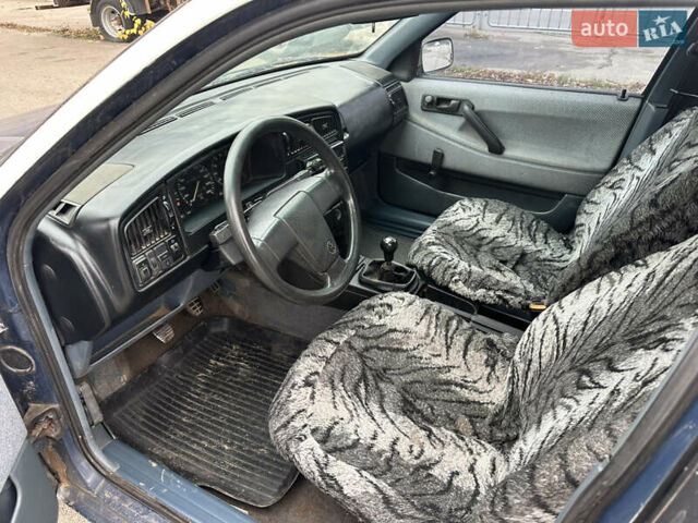 Синій Фольксваген Пассат, об'ємом двигуна 1.6 л та пробігом 444 тис. км за 1300 $, фото 6 на Automoto.ua