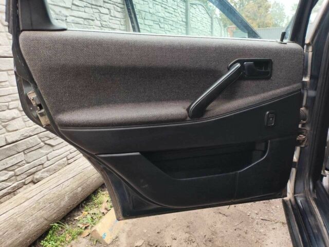 Синий Фольксваген Пассат, объемом двигателя 2 л и пробегом 347 тыс. км за 1500 $, фото 14 на Automoto.ua