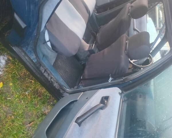 Синій Фольксваген Пассат, об'ємом двигуна 1.8 л та пробігом 382 тис. км за 1675 $, фото 9 на Automoto.ua