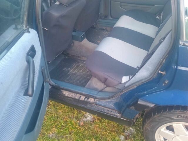 Синій Фольксваген Пассат, об'ємом двигуна 1.8 л та пробігом 382 тис. км за 1700 $, фото 9 на Automoto.ua