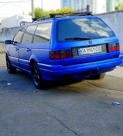 Синий Фольксваген Пассат, объемом двигателя 1.8 л и пробегом 309 тыс. км за 2500 $, фото 1 на Automoto.ua