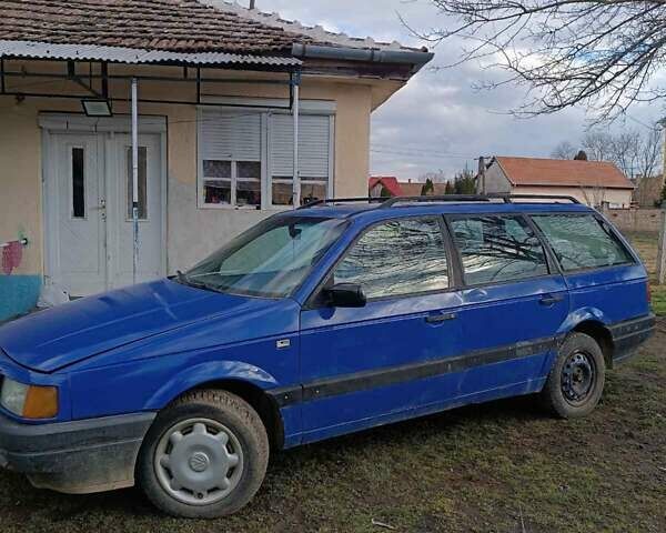 Синий Фольксваген Пассат, объемом двигателя 1.8 л и пробегом 420 тыс. км за 1000 $, фото 4 на Automoto.ua