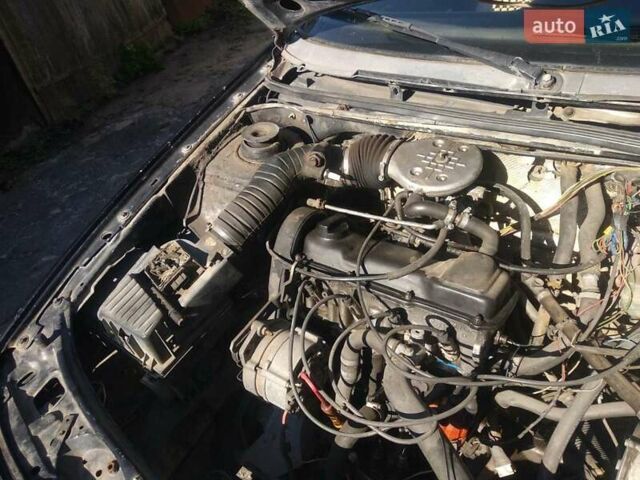 Синий Фольксваген Пассат, объемом двигателя 2 л и пробегом 350 тыс. км за 650 $, фото 4 на Automoto.ua