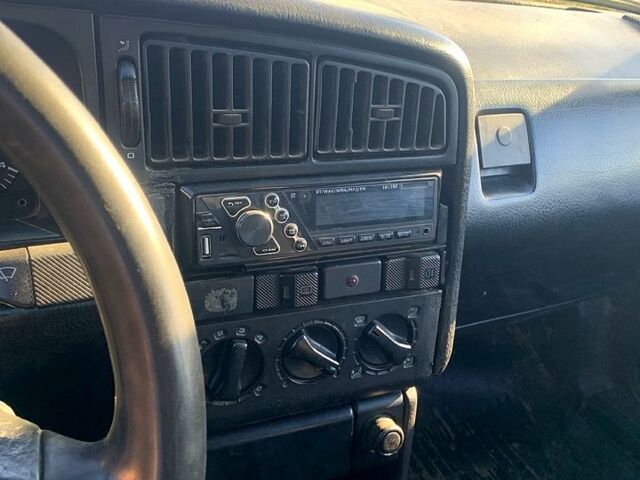 Синий Фольксваген Пассат, объемом двигателя 1.8 л и пробегом 497 тыс. км за 1100 $, фото 9 на Automoto.ua