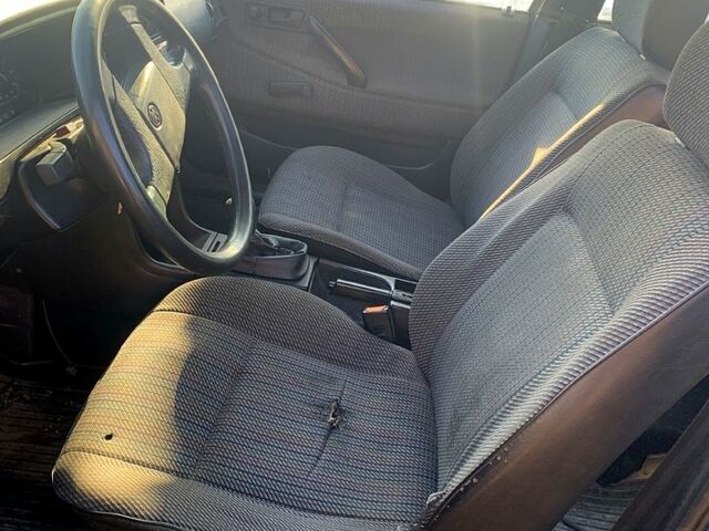 Синий Фольксваген Пассат, объемом двигателя 1.8 л и пробегом 497 тыс. км за 1100 $, фото 7 на Automoto.ua