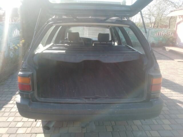 Синий Фольксваген Пассат, объемом двигателя 2 л и пробегом 332 тыс. км за 1600 $, фото 4 на Automoto.ua