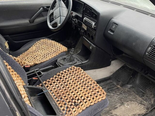 Синий Фольксваген Пассат, объемом двигателя 2 л и пробегом 410 тыс. км за 850 $, фото 5 на Automoto.ua